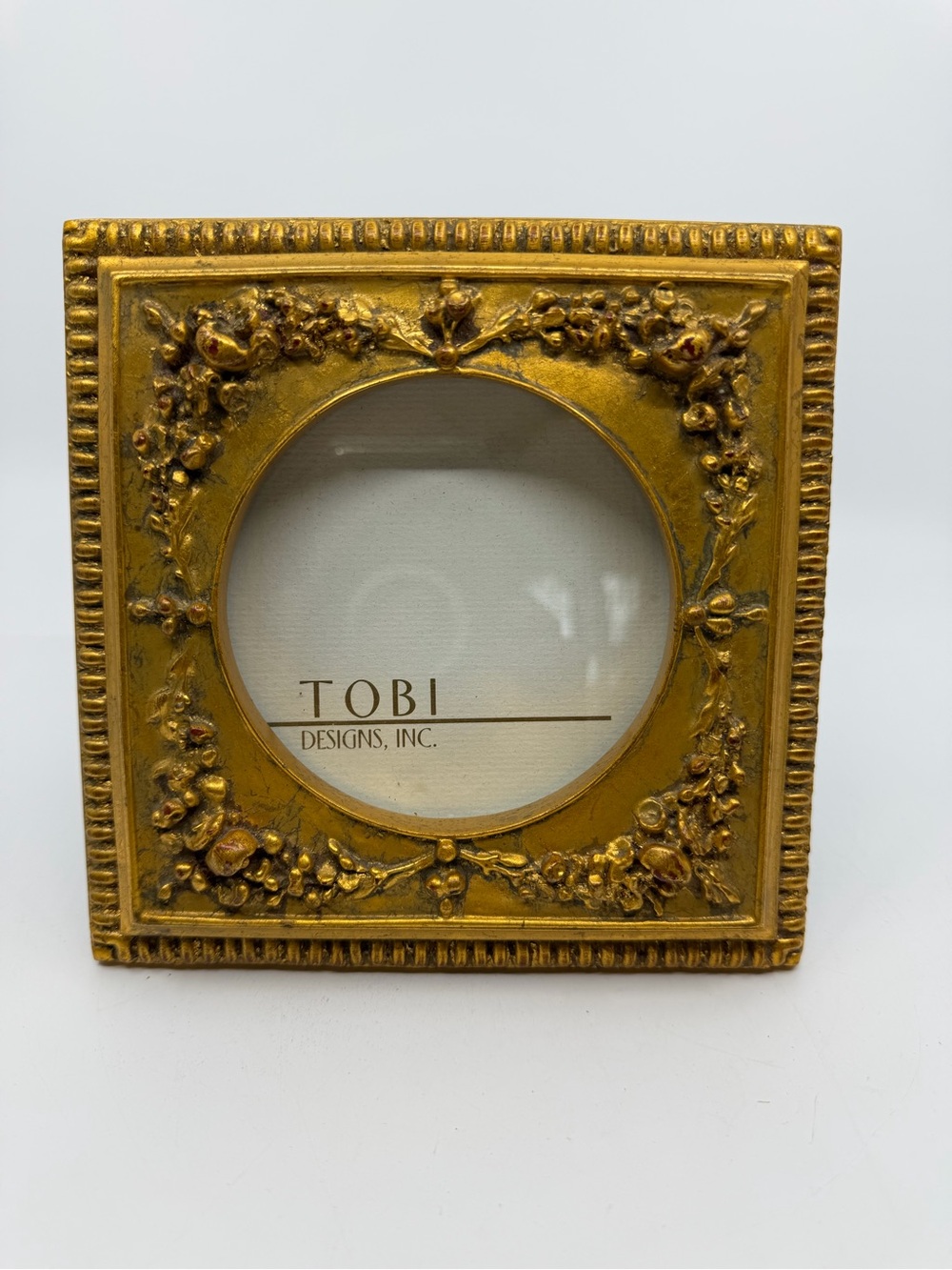 TOBI Designs Gold Ornate Round Photo Frame